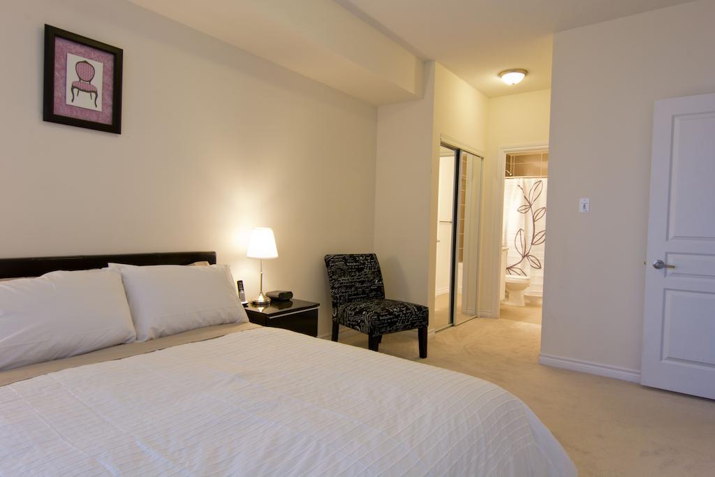Maplewood Furnished Suites Mississauga Exterior foto